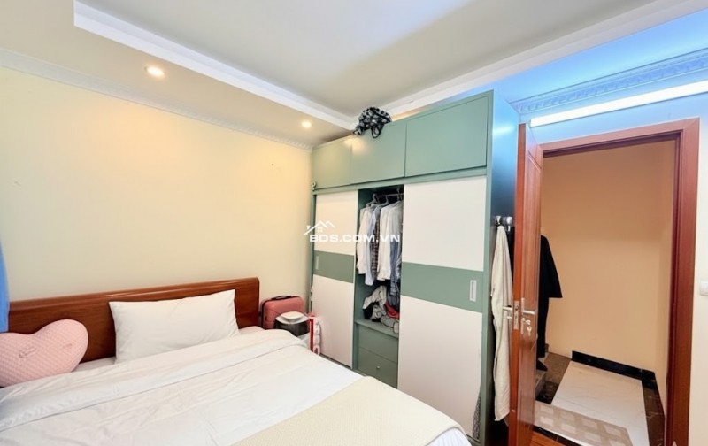 CẦN BÁN GẤP GIẢM SÂU 300 TRIỆU-NHÀ ĐẸP 5 TẦNG–NGÕ NÔNG–TRUNG TÂM PHÚC LỢI–NHỈNH 6 TỶ